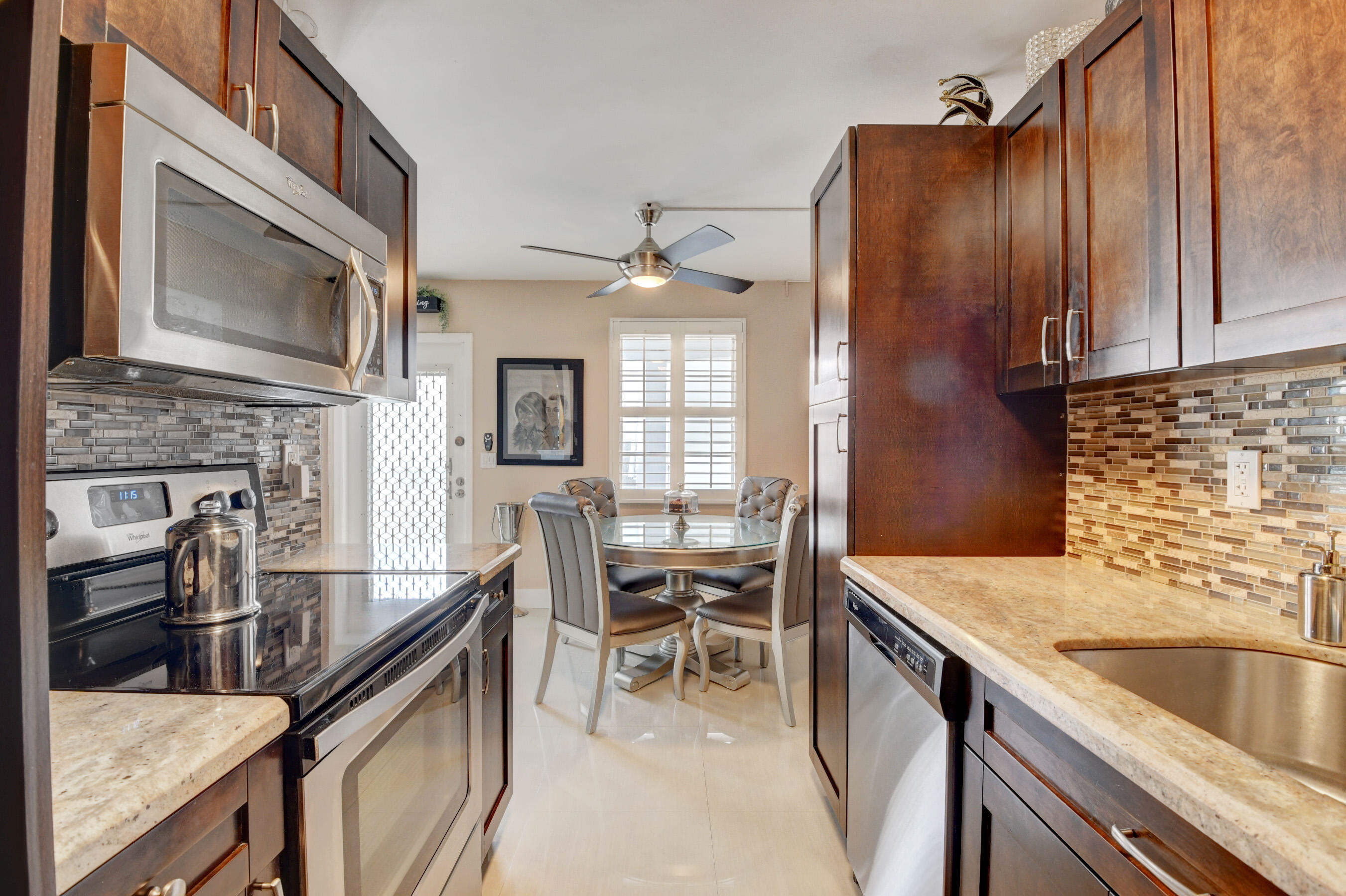 3063 Exeter, Unit 3063 Boca Raton, FL 33434 - Photo 44 of 57 Kitchen photo towards eat in area