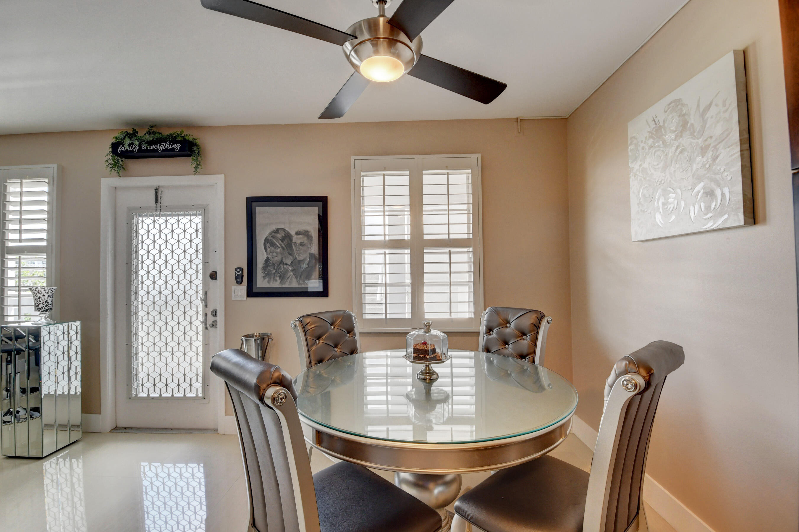 3063 Exeter, Unit 3063 Boca Raton, FL 33434 - Photo 46 of 57 Eat in area plantation shutters