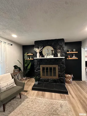 $198,000 | 1303 North Maple Street, Carterville, IL 62918