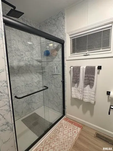 $198,000 | 1303 North Maple Street, Carterville, IL 62918