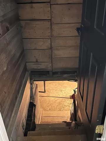 $198,000 | 1303 North Maple Street, Carterville, IL 62918