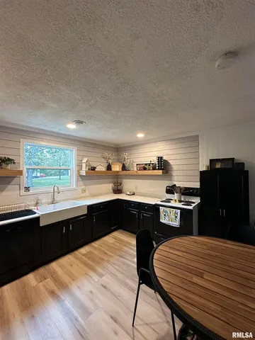 $198,000 | 1303 North Maple Street, Carterville, IL 62918