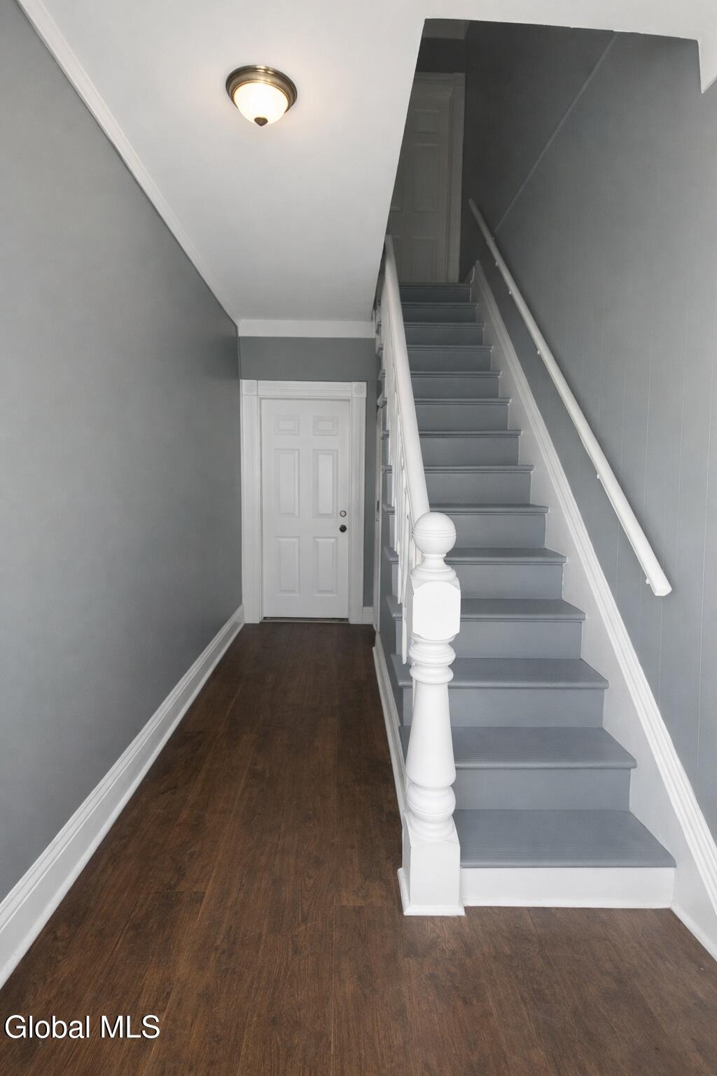 660 Sunset Street Schenectady, NY 12303 - Photo 2 of 8 2