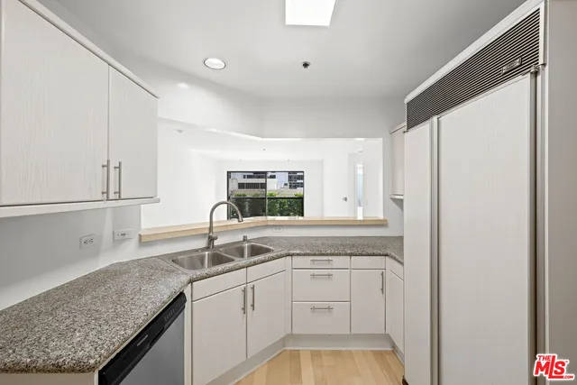 $4,950 | 10724 Wilshire Boulevard, Unit 703, Los Angeles, CA 90024
