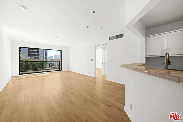 $4,950 | 10724 Wilshire Boulevard, Unit 703, Los Angeles, CA 90024