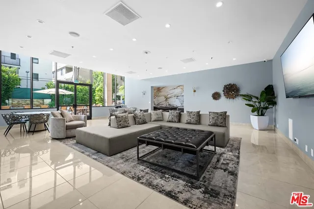 $4,950 | 10724 Wilshire Boulevard, Unit 703, Los Angeles, CA 90024