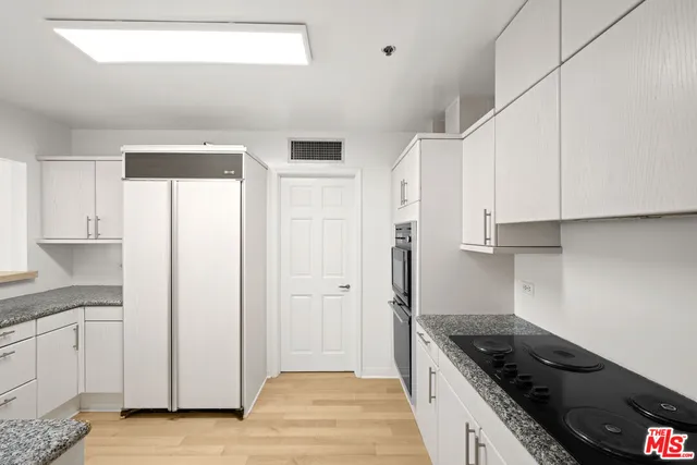 $4,950 | 10724 Wilshire Boulevard, Unit 703, Los Angeles, CA 90024