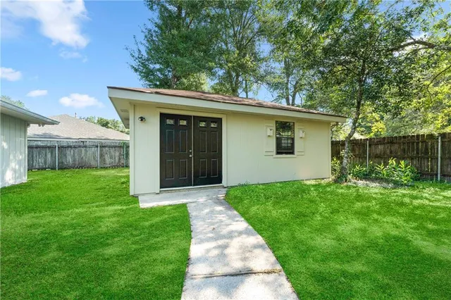 $316,000 | 543 Cross Gates Boulevard, Slidell, LA 70461