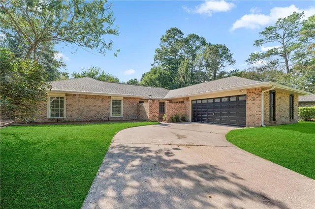 $316,000 | 543 Cross Gates Boulevard, Slidell, LA 70461