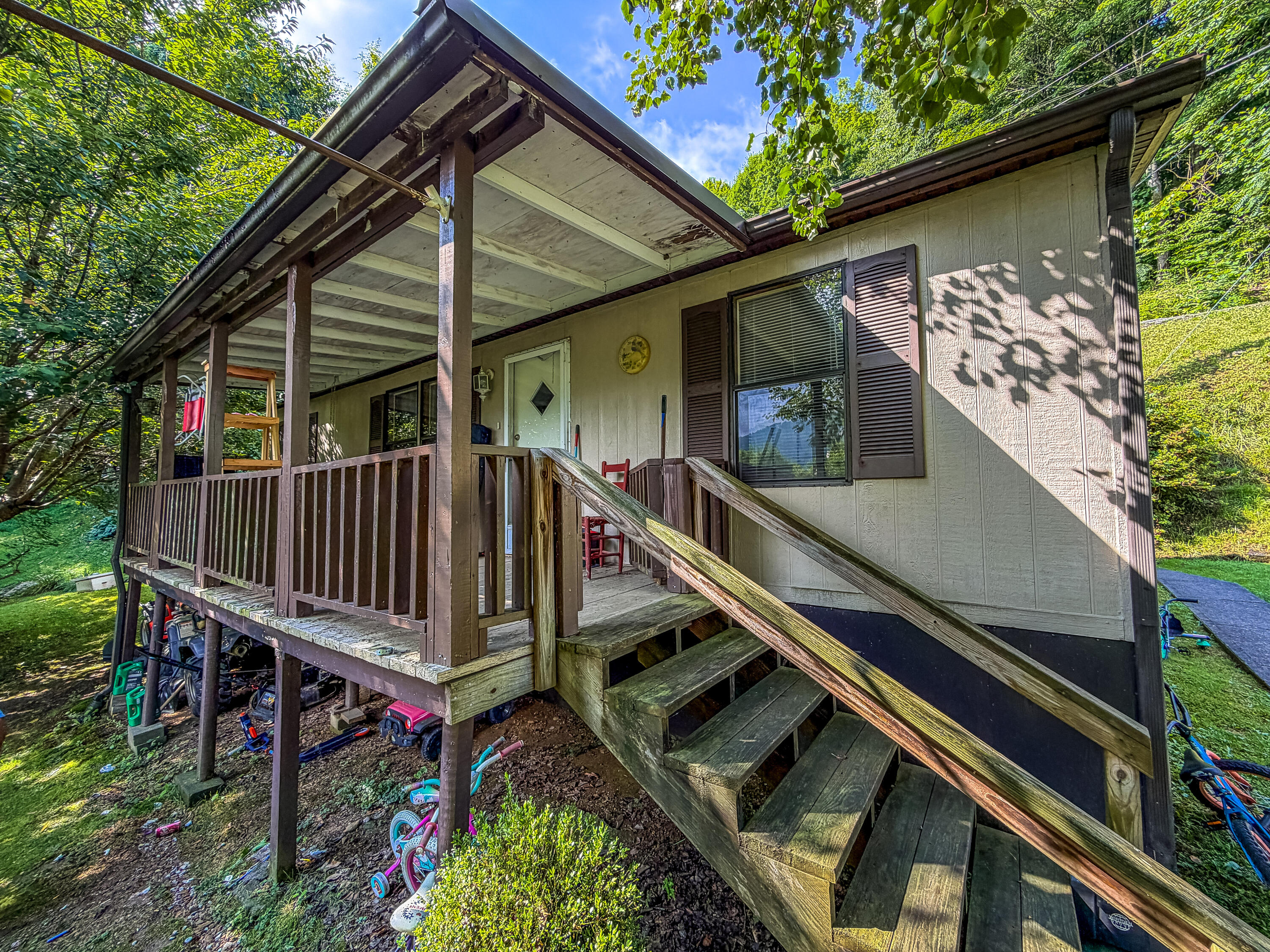 299 George Neil Hill Road Pineville, KY 40977 - Photo 1 of 37 LightroomRealEstateEdits