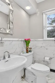 $2,498,000 | 58 Hummingbird Drive, East Hills, NY 11576