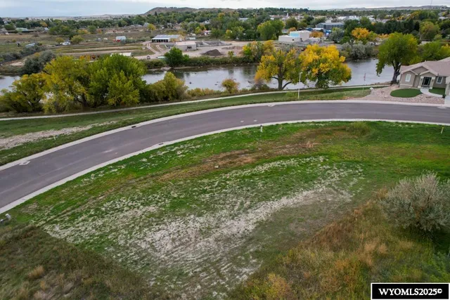 $127,900 | 870-876 North Shoshone Drive, Douglas, WY 82633