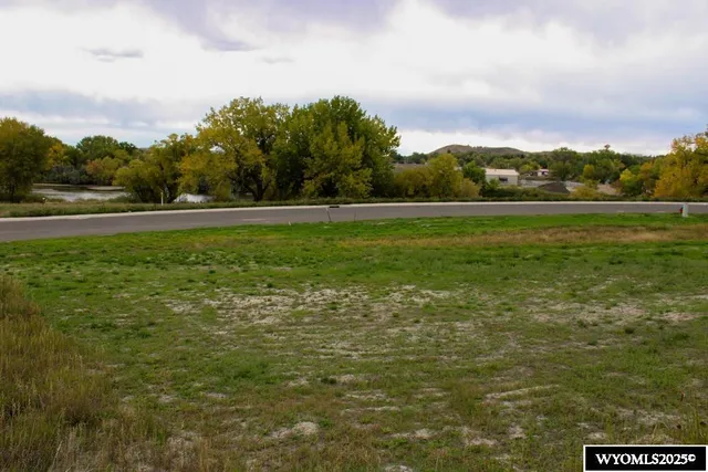 $127,900 | 870-876 North Shoshone Drive, Douglas, WY 82633