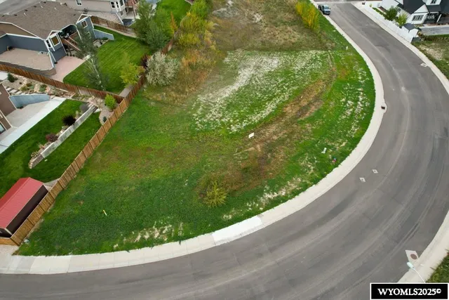 $127,900 | 870-876 North Shoshone Drive, Douglas, WY 82633