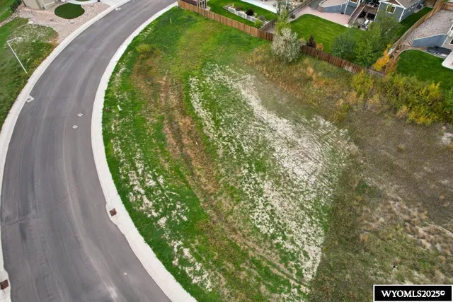 $127,900 | 870-876 North Shoshone Drive, Douglas, WY 82633