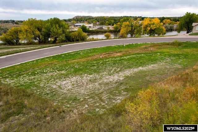 $127,900 | 870-876 North Shoshone Drive, Douglas, WY 82633