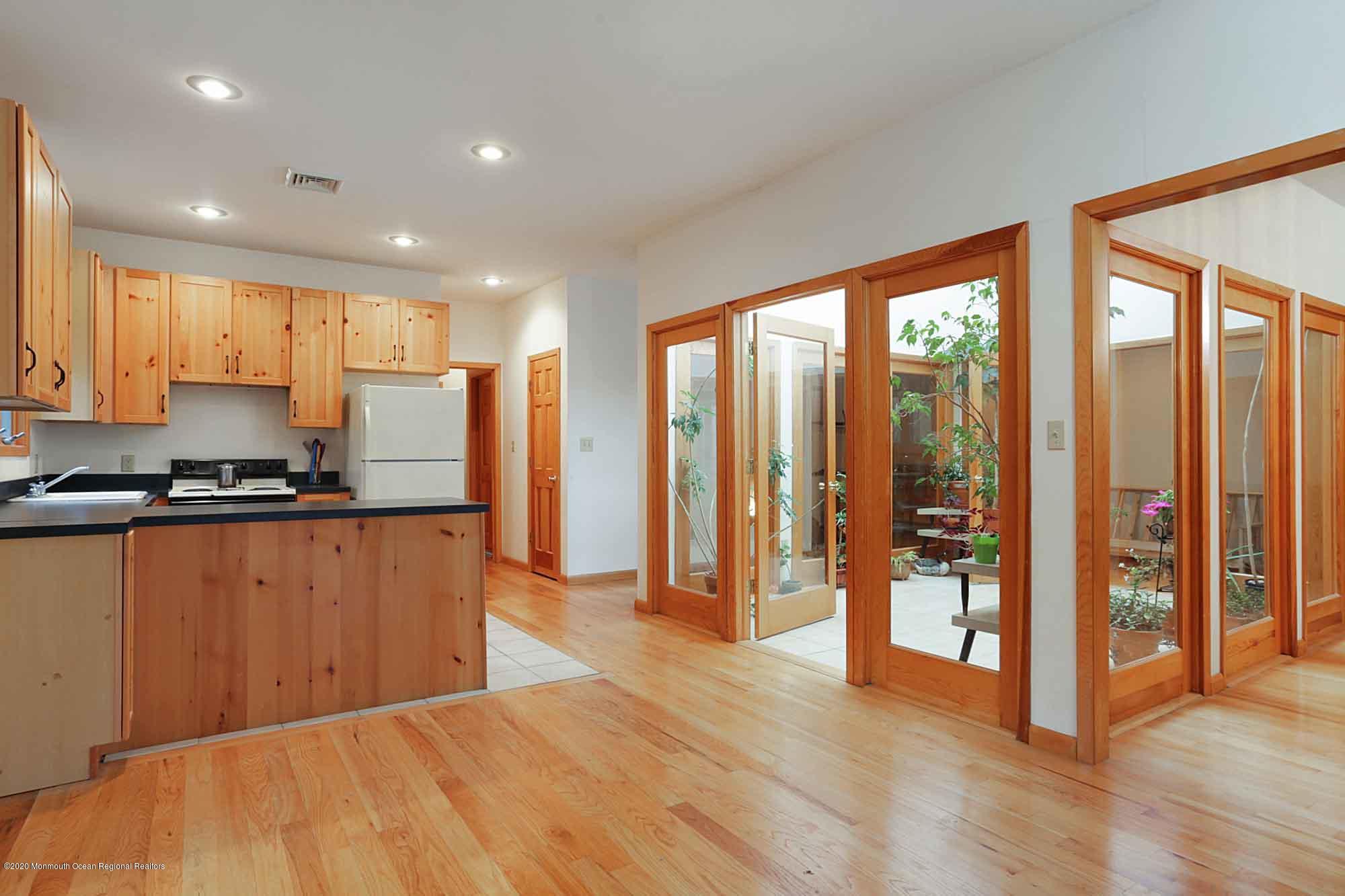 41 Muhlenbrink Road Colts Neck, NJ 07722 - Photo 13 of 72 Kitchen area