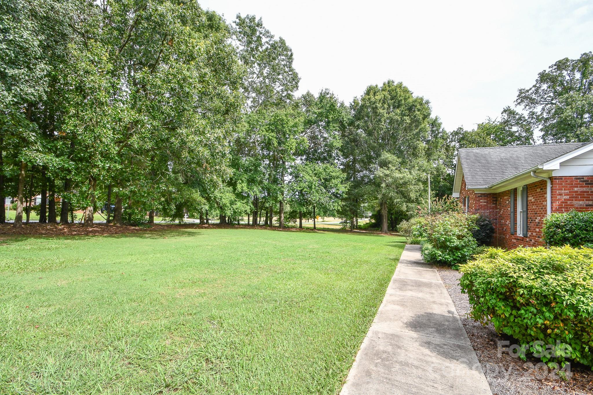 408 Chaney Road Monroe, NC 28110 - Photo 4 of 29