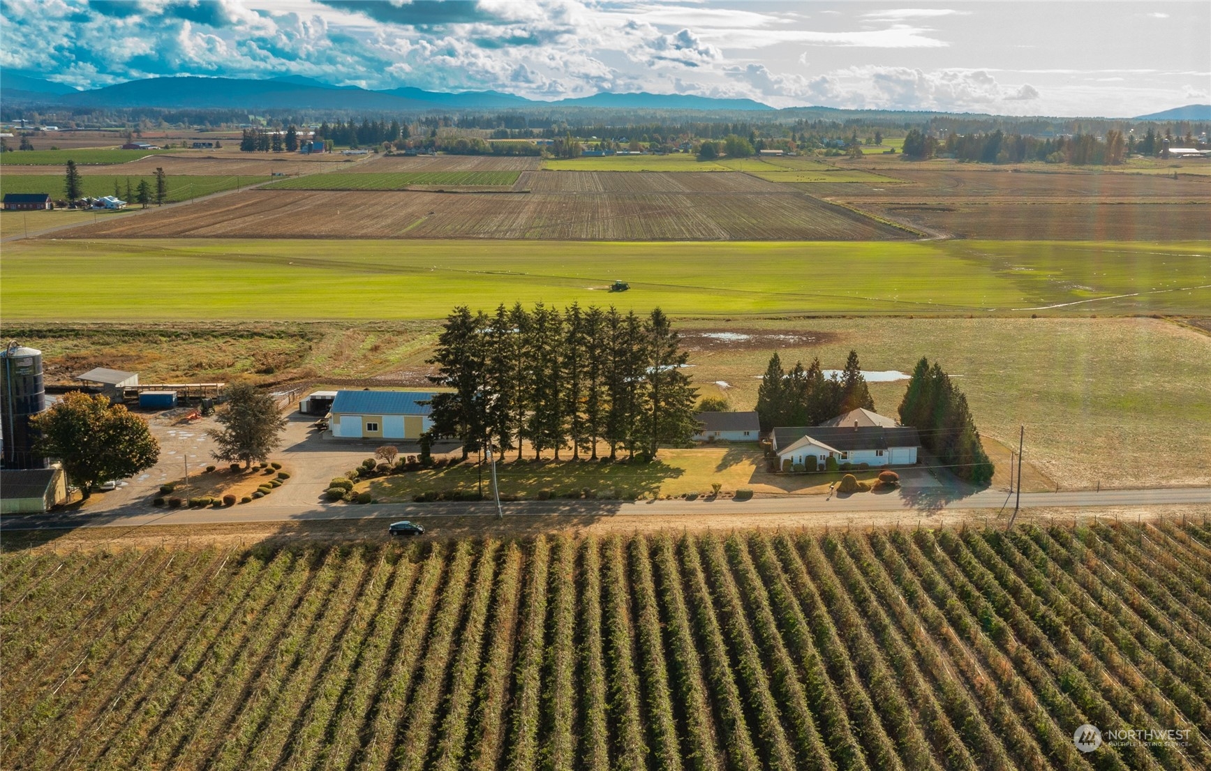 1243 Abbot Road Lynden, WA 98264 - Photo 2 of 40 a view of an ocean and beach