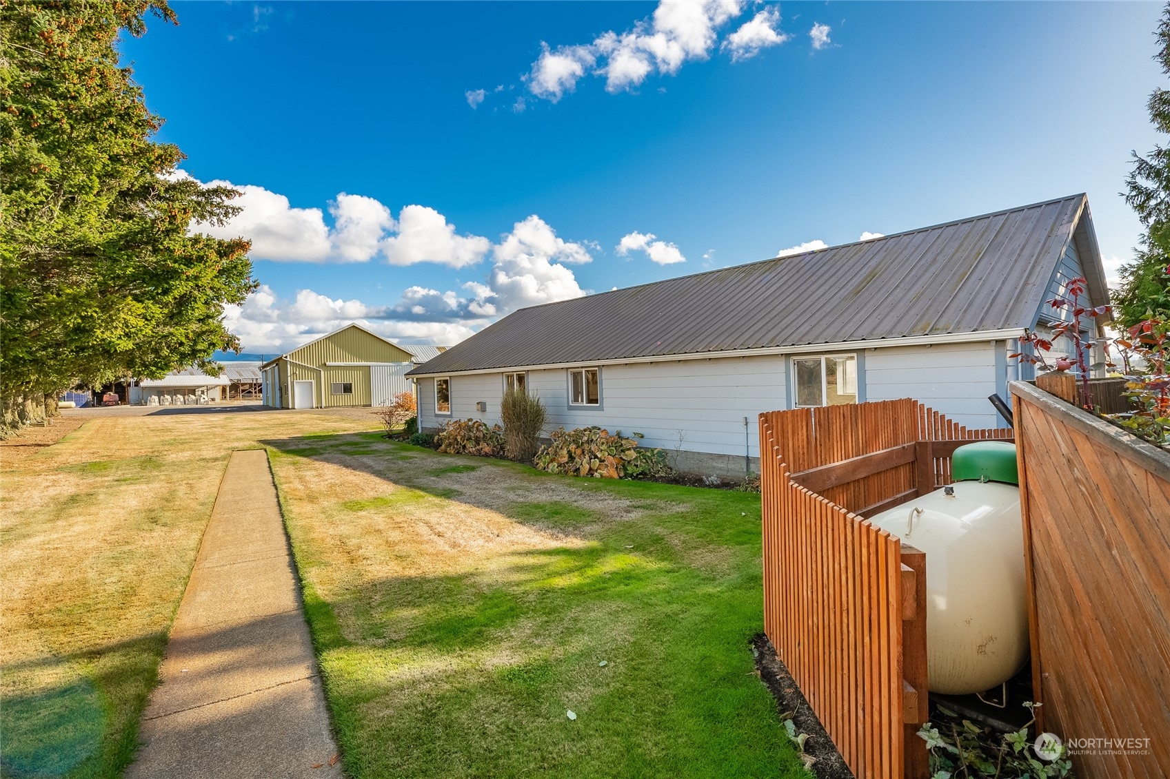 1243 Abbot Road Lynden, WA 98264 - Photo 23 of 40 a front view of house with yard