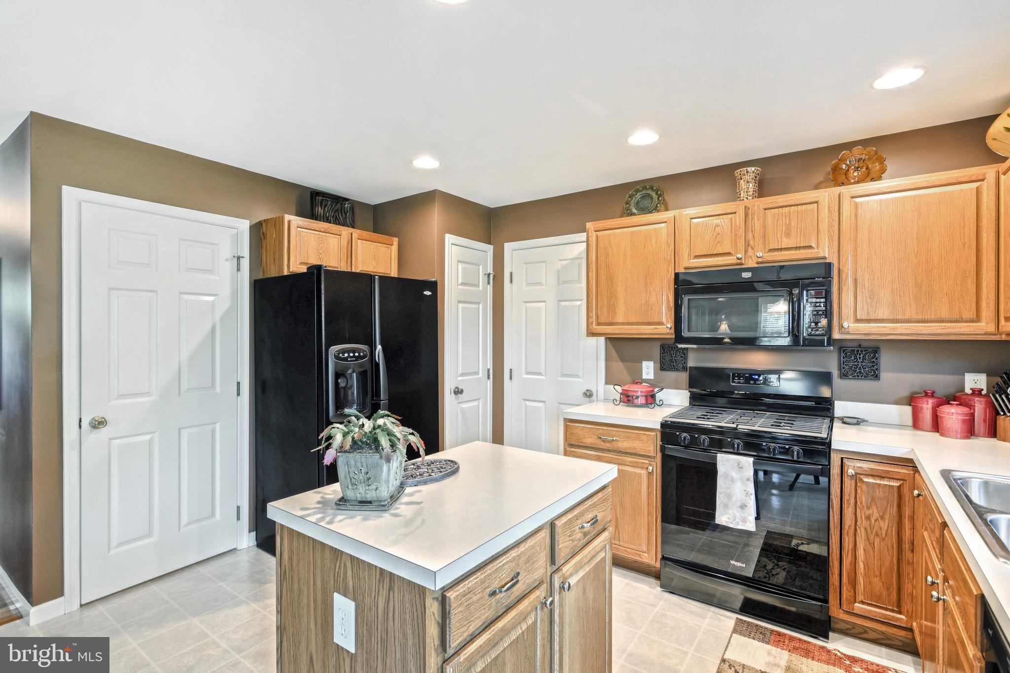 315 Olde Hickory Road Mount Wolf, PA 17347 - Photo 15 of 31 Gallery Image 15
