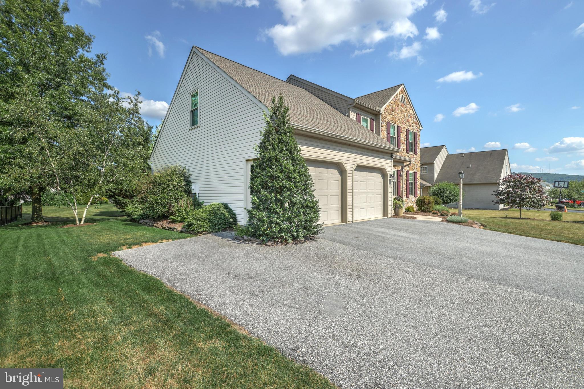 315 Olde Hickory Road Mount Wolf, PA 17347 - Photo 4 of 31 Gallery Image 4