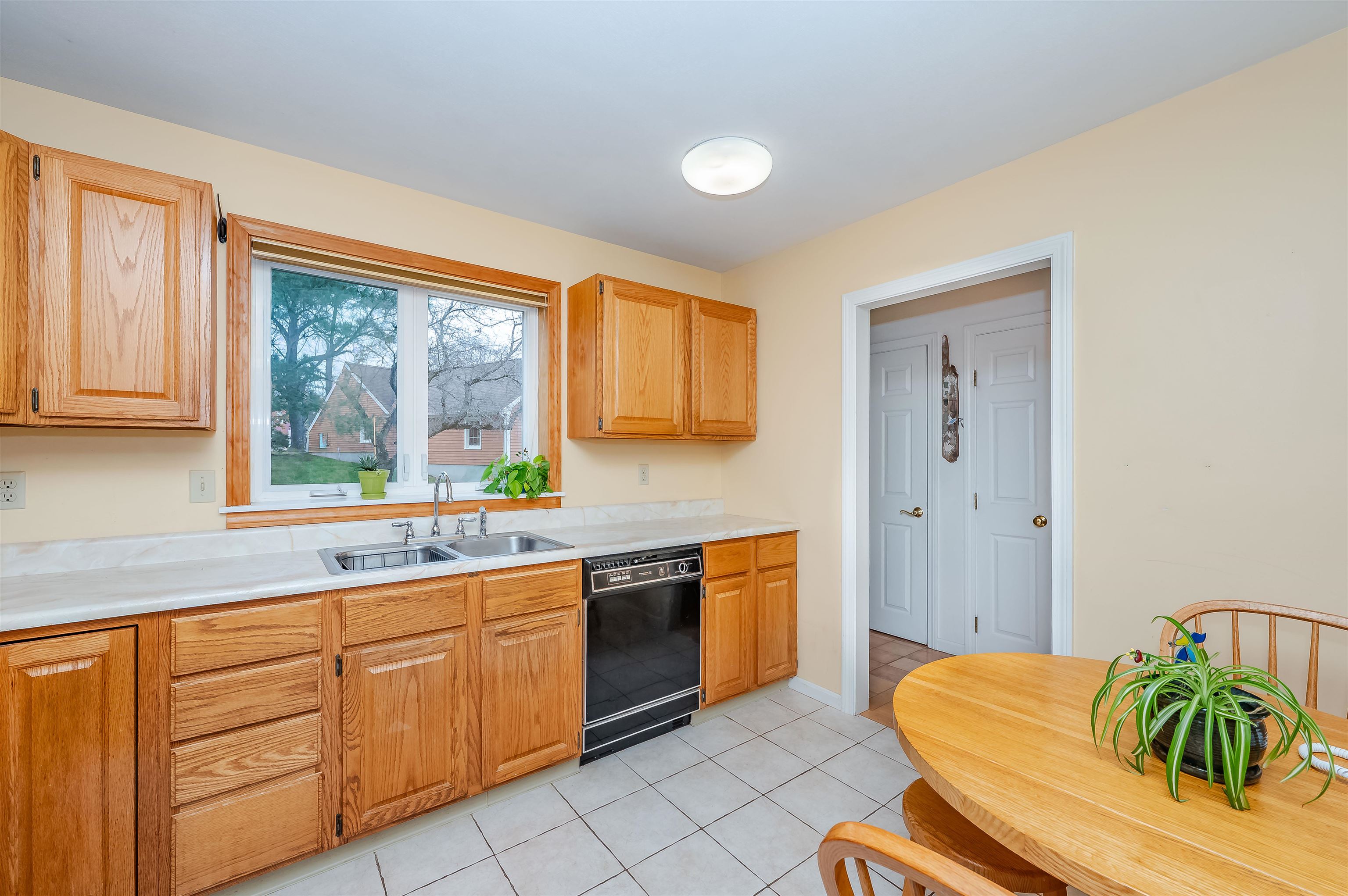 142 Katie Lane, Unit 142 Dover, NH 03820 - Photo 4 of 40