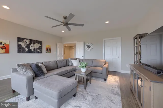 $671,600 | 600 Allegiance Drive, Lititz, PA 17543