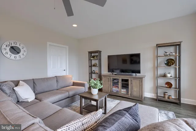 $671,600 | 600 Allegiance Drive, Lititz, PA 17543