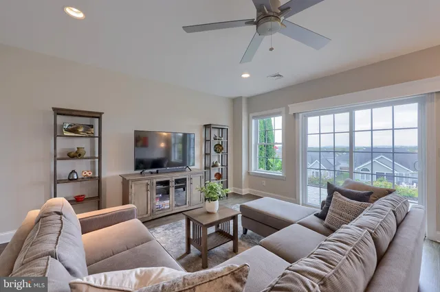 $671,600 | 600 Allegiance Drive, Lititz, PA 17543