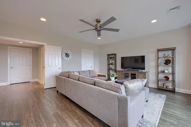 $671,600 | 600 Allegiance Drive, Lititz, PA 17543