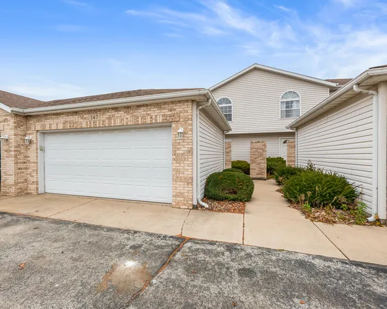 $223,999 | 147 Mallard Pointe Drive, Valparaiso, IN 46385