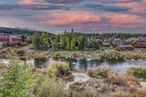 a view of a lake with houses