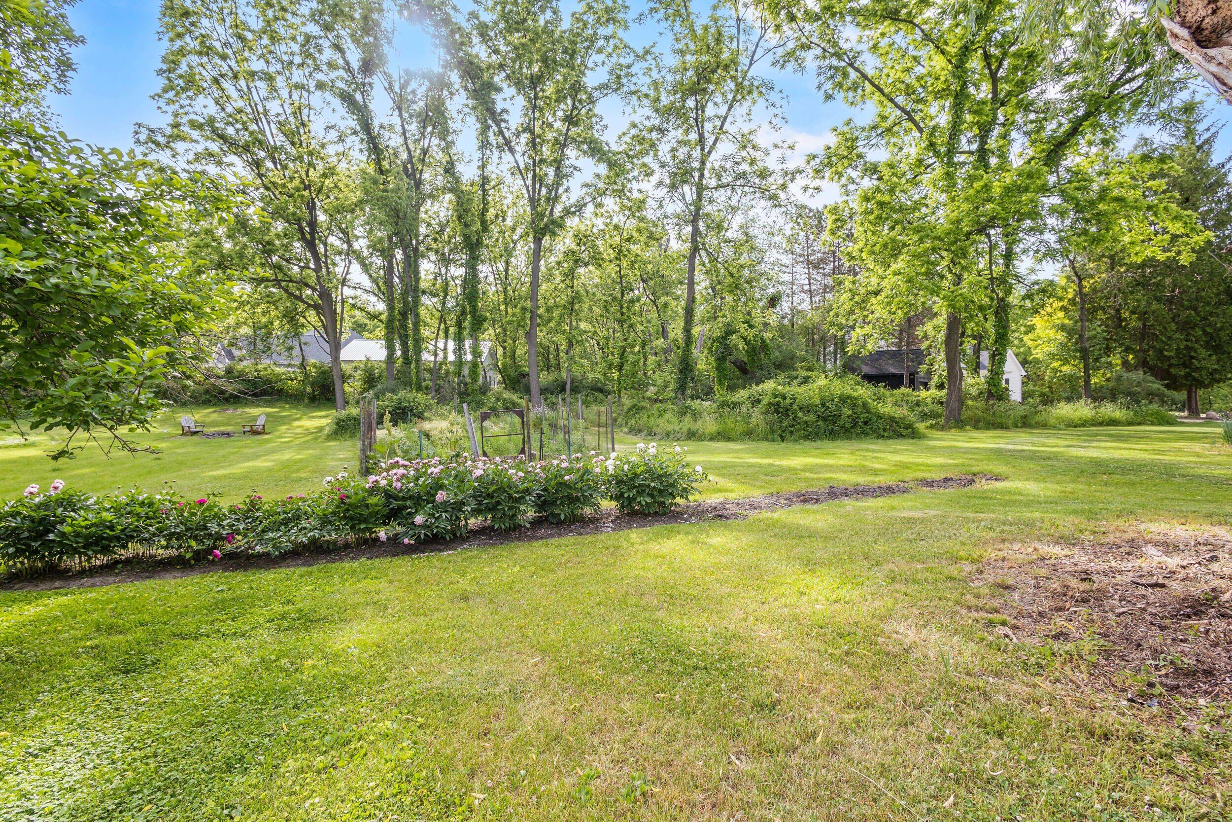 986 Indian Hills Road Fontana, WI 53125 - Photo 91 of 108 Yard