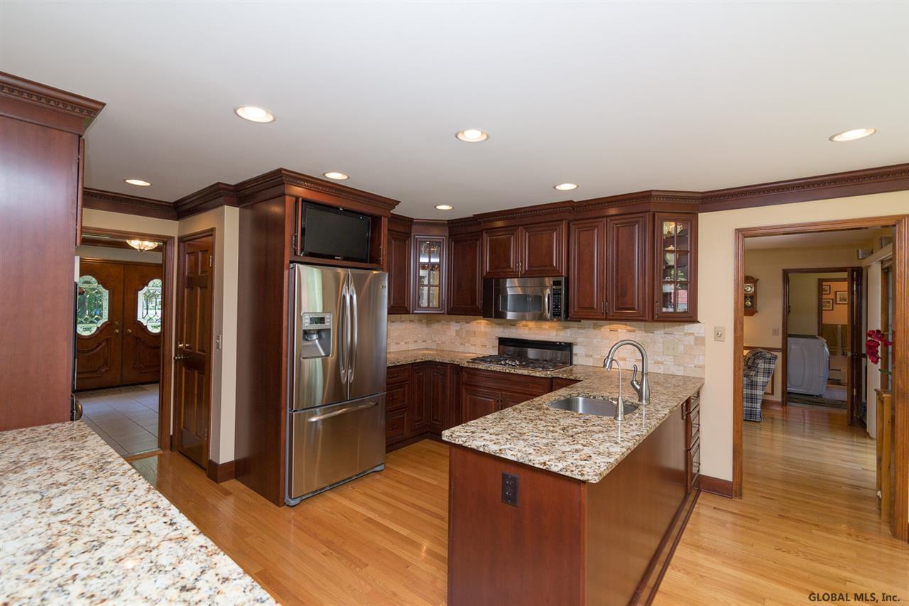 347 Ushers Road Ballston Lake, NY 12019 - Photo 8 of 25 Photo 8