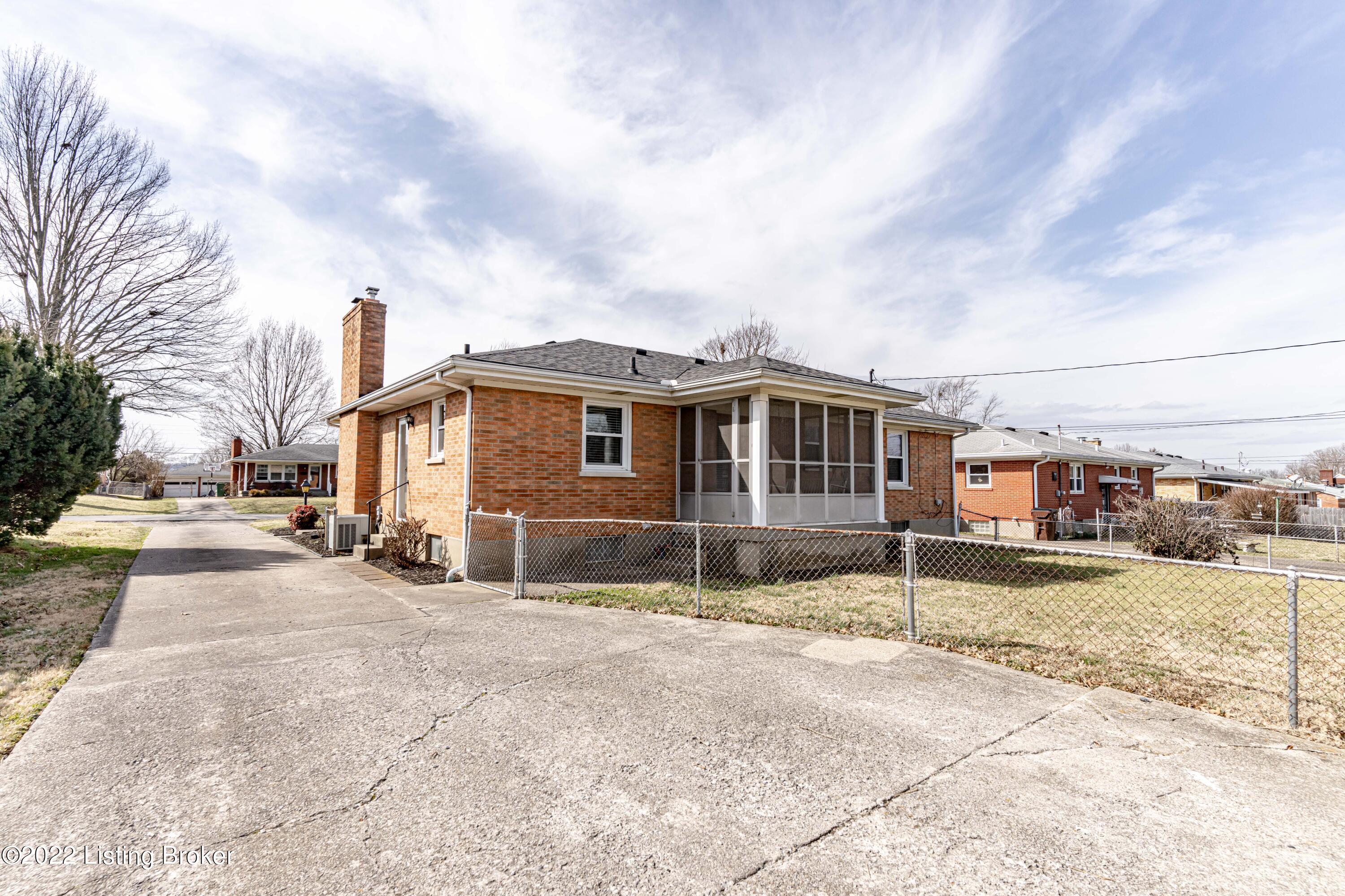 8605 Eula Road Louisville, KY 40219 - Photo 44 of 47 DSC09329