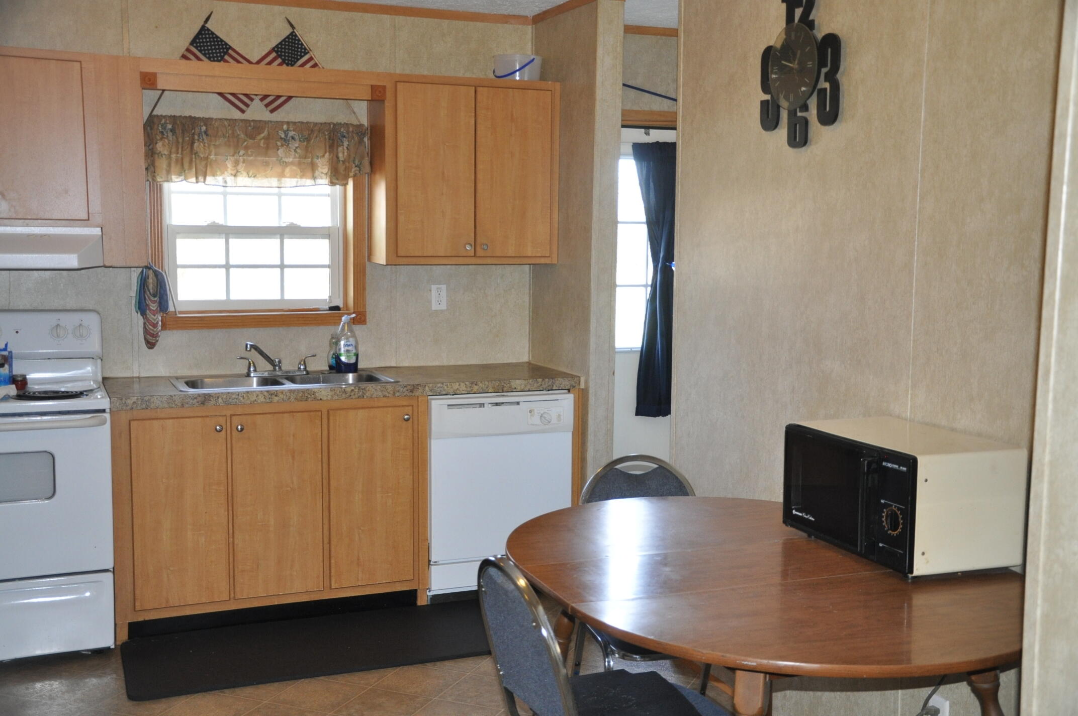 154 Dadburn Road Jonesborough, TN 37659 - Photo 5 of 19 DSC_0293