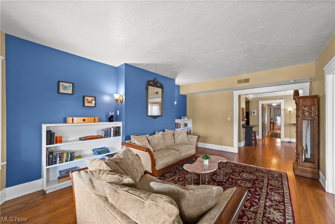 2707 Lancashire Road, Unit 15 Cleveland, OH 44106 - Photo 8 of 33