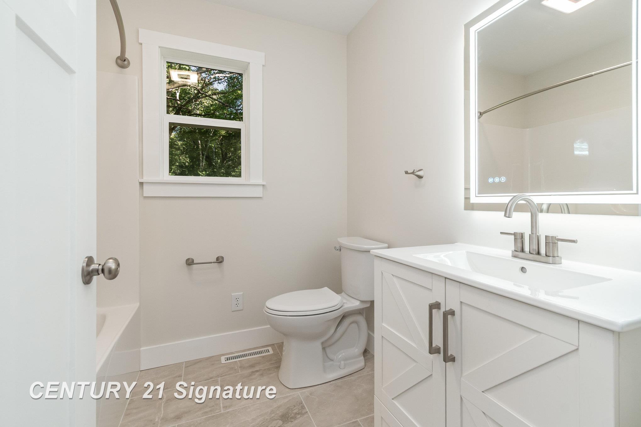 817 Sandow Road Midland, MI 48640 - Photo 7 of 23 50186680-501e470b-fc67-435b-b35d-f1ef798406e9.JPG