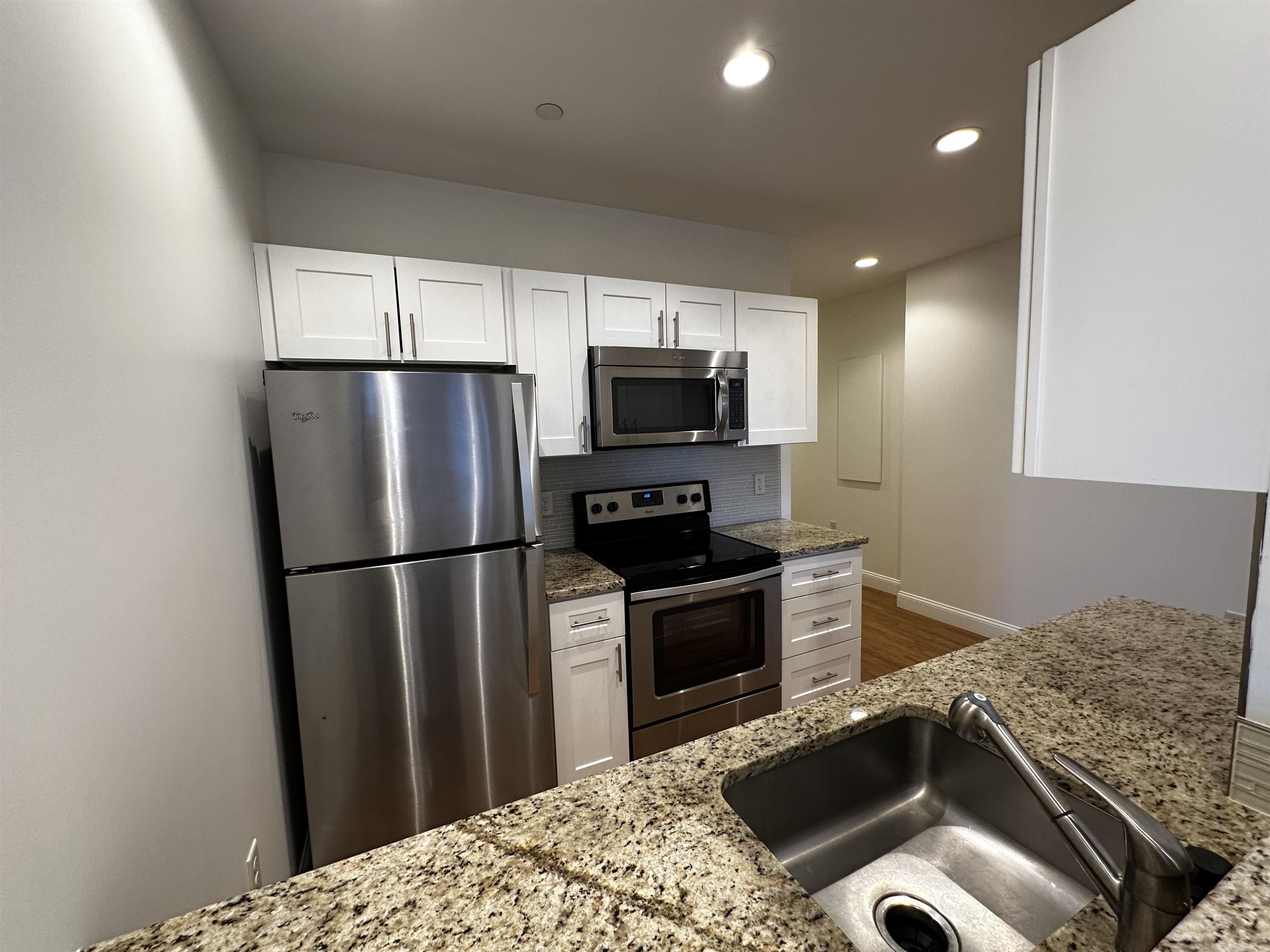 875 Elm Street, Unit 406 Manchester, NH 03101 - Photo 12 of 40