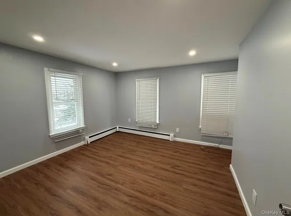 $4,200 | 45 Garfield Street, Bay Shore, NY 11706