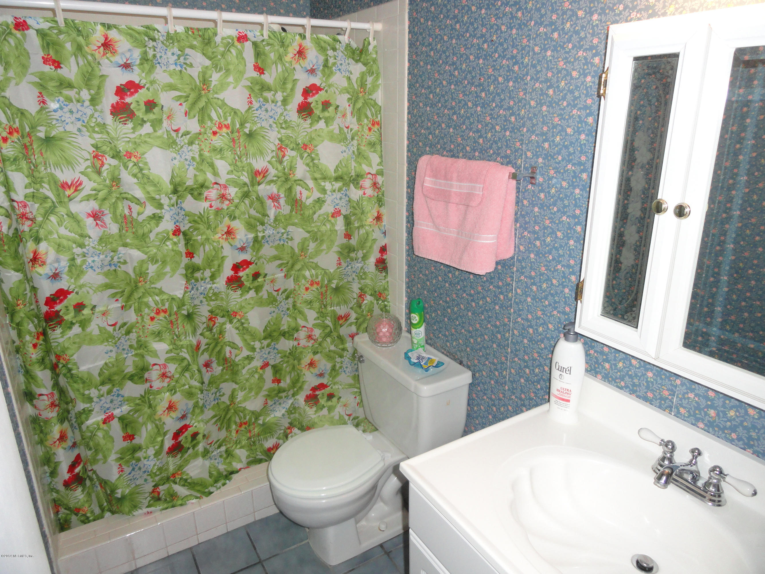 1278 The Grove Road, Unit 57 Orange Park, FL 32073 - Photo 19 of 31 HALLWAY BATHROOM