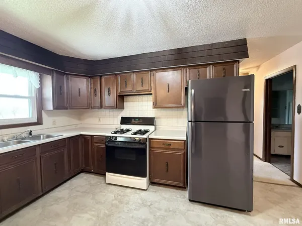 $230,000 | 1195 Eiker Road, Knoxville, IL 61448