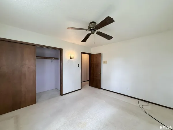 $230,000 | 1195 Eiker Road, Knoxville, IL 61448