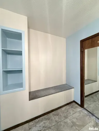 $230,000 | 1195 Eiker Road, Knoxville, IL 61448