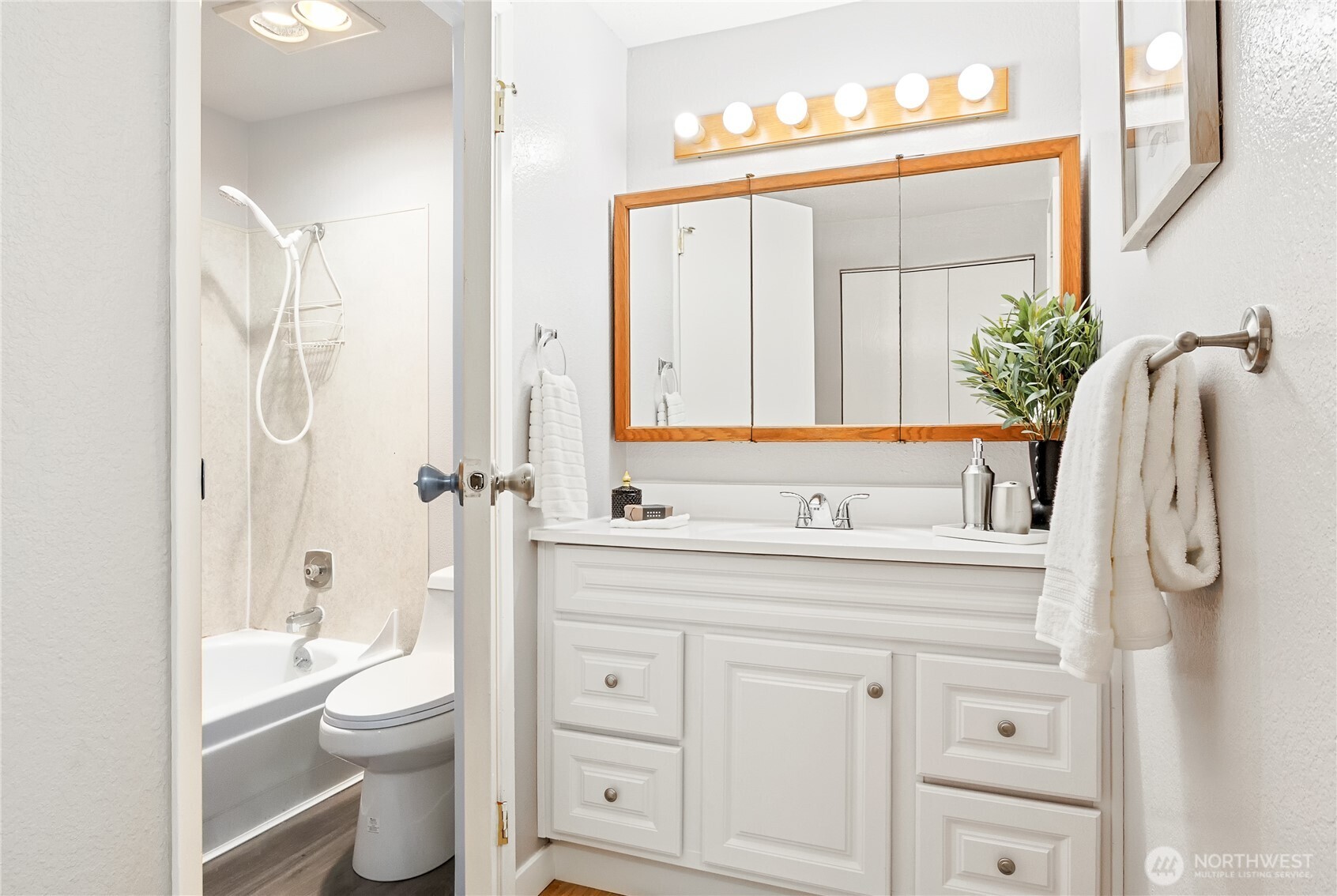 820 Cady Road, Unit B101 Everett, WA 98203 - Photo 18 of 31