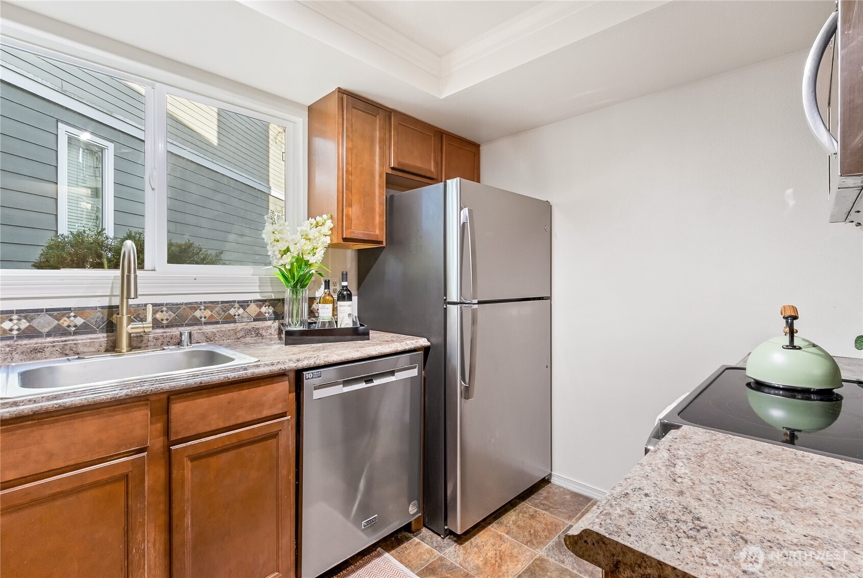 820 Cady Road, Unit B101 Everett, WA 98203 - Photo 6 of 31