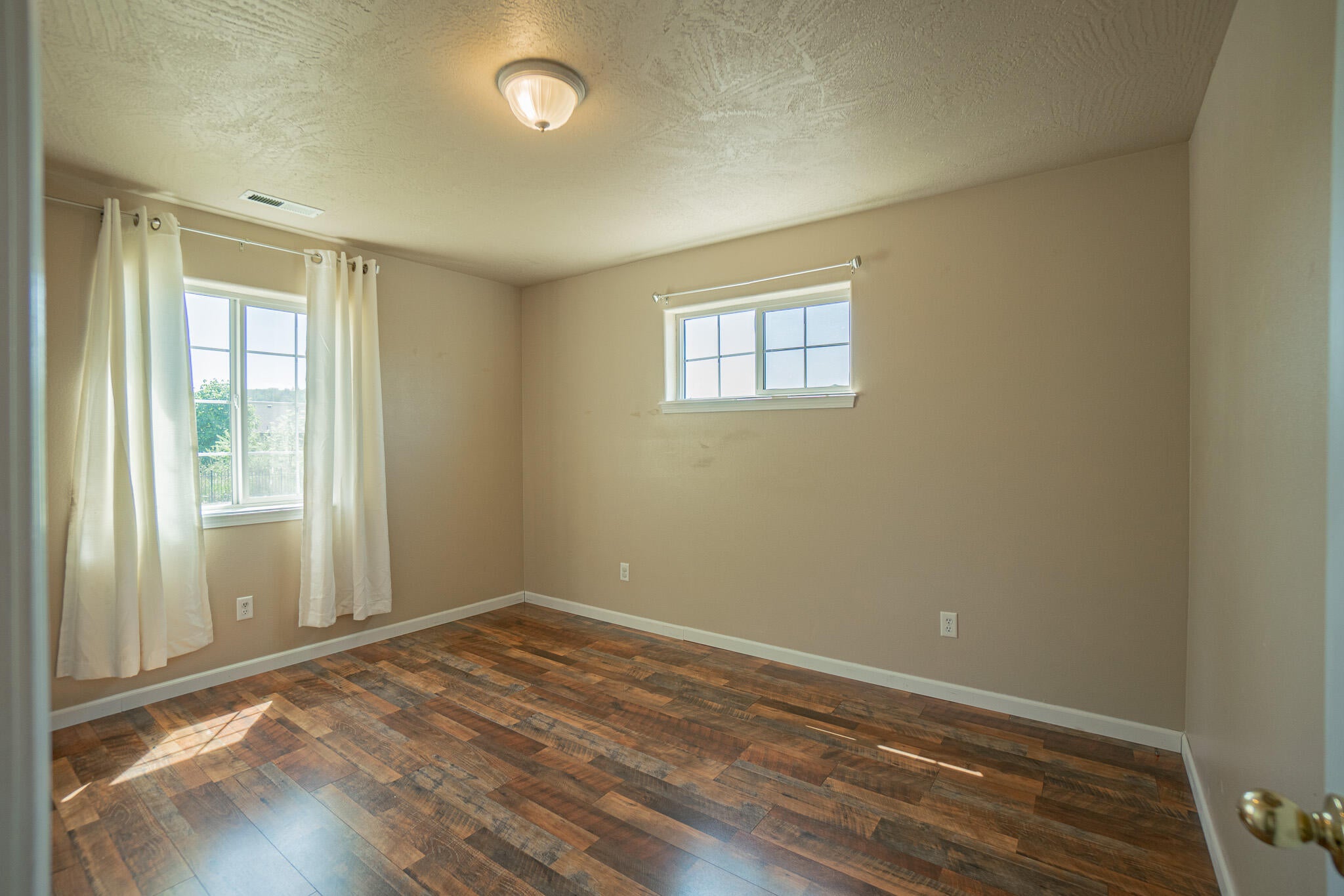 498 Merlee Circle Eagle Point, OR 97524 - Photo 12 of 26 50