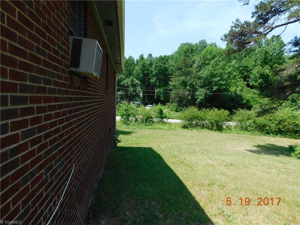 3501 Pine Valley Road High Point, NC 27265 - Photo 6 of 27