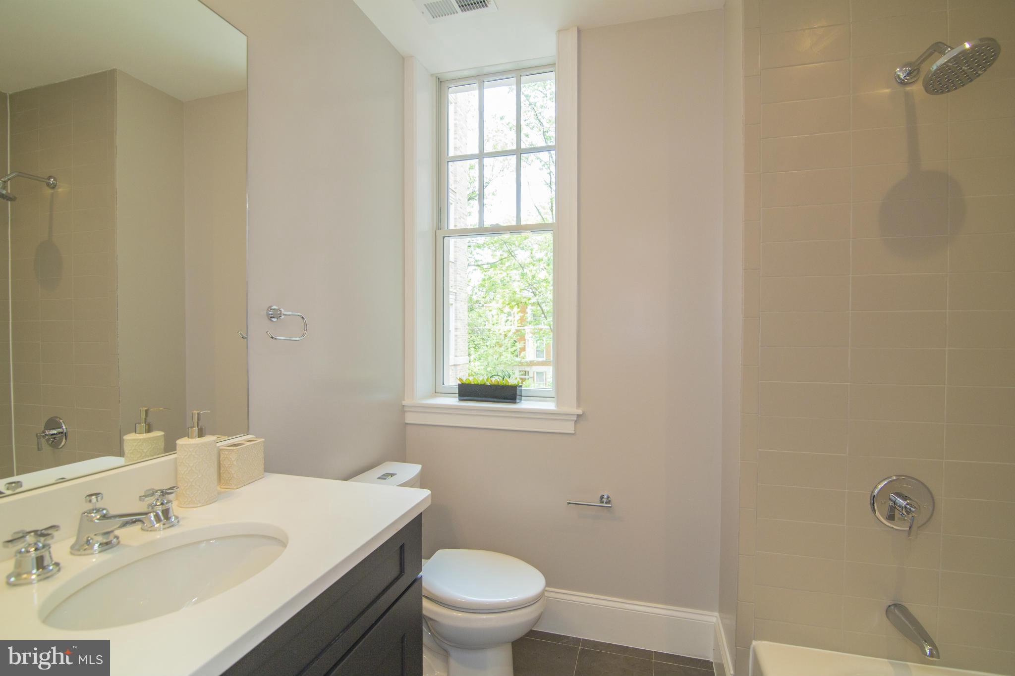 2012 Kalorama Road Northwest, Unit 7 Washington, DC 20009 - Photo 9 of 9 Bath